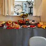 Sonas House Bed & Breakfast 3*