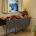 Sonas House Bed & Breakfast 3*